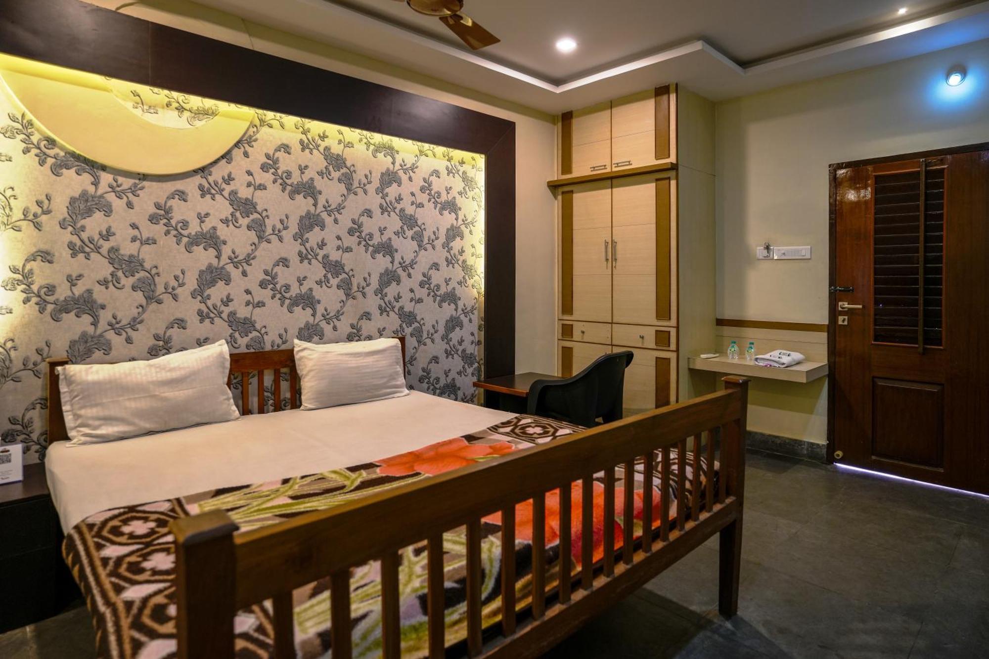 La Courtyard Otel Pondicherry Dış mekan fotoğraf